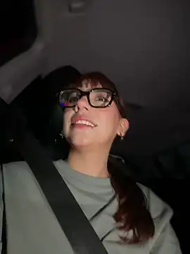 Snapshot of veronicaapink chatting on 10.21.25 veronicaapink online show from 10.21.25