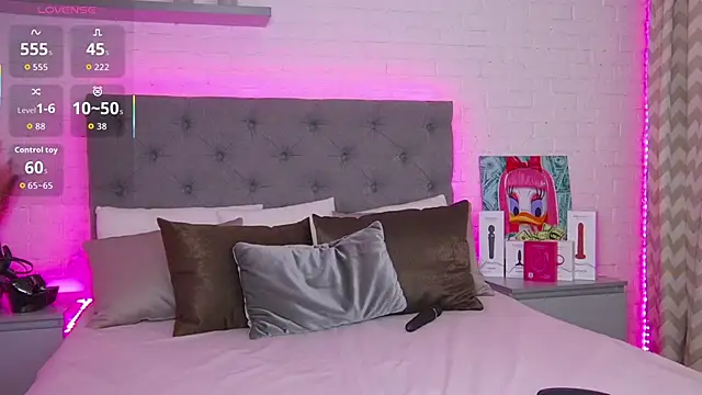 Born to Blow online show from 11.08.25