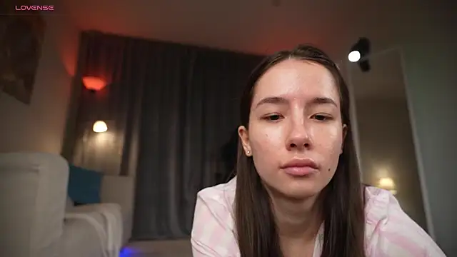 Amely Young online show from 10.09.25