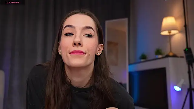 Amely Young online show from 04.18.26