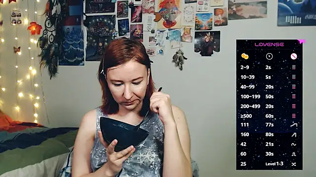 Snapshot of licentia__poetica chatting on 12.19.25 licentia poetica online show from 12.19.25