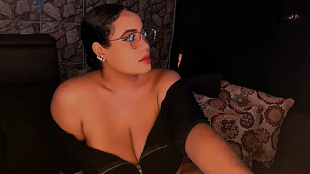 Emmacamille online show from 03.08.25