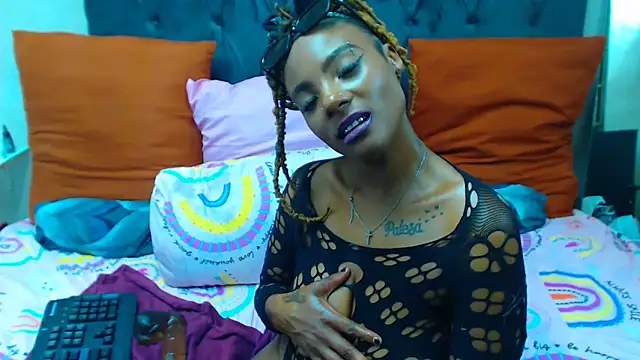 Snapshot of SAVAGExBOO chatting on 02.06.25 SAVAGExBOO online show from 02.06.25