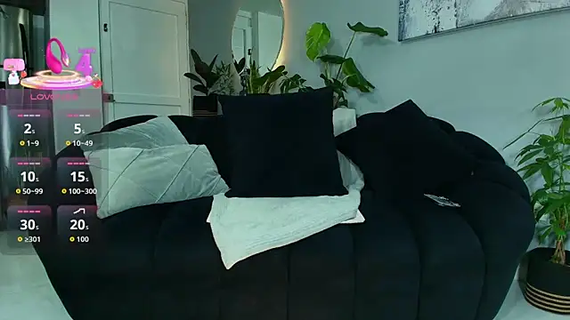 Snapshot of Damon-benet chatting on 10.11.25 Damon-benet online show from 10.11.25