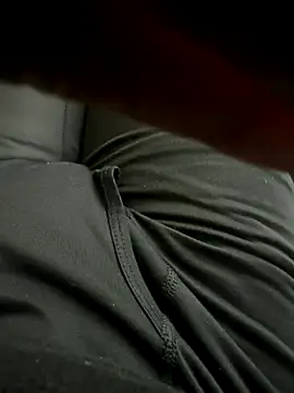 Big-dick 1 online show from 10.28.25