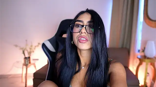 Sara albrecht online show from 12.30.24