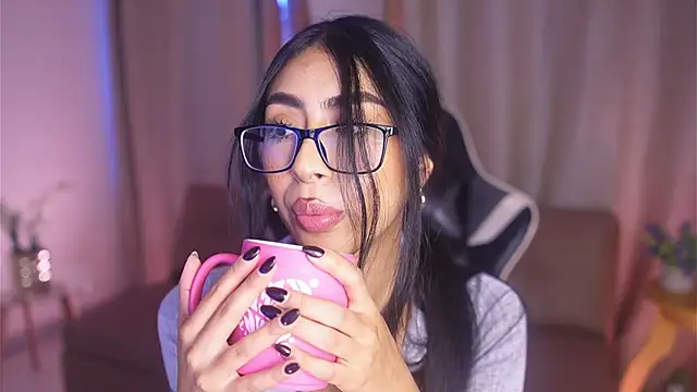 Sara albrecht online show from 01.17.25