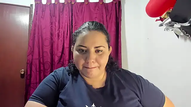 tetasgrandes karol online show from 12.31.24