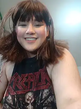 Snapshot of ItsNaiixa chatting on 05.17.26 ItsNaiixa online show from 05.17.26