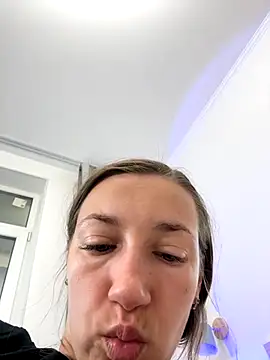 KateRedgar online show from 12.05.25