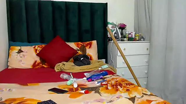 GaggingQueenxx online show from 11.26.25