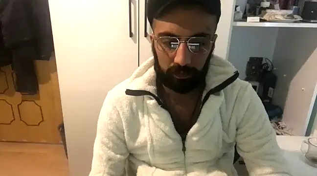 Snapshot of MasterKARATASSAKK chatting on 03.01.25 MasterKARATASSAKK online show from 03.01.25