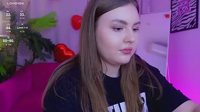 Snapshot of Mia__Peach chatting on 02.15.25 Mia Peach online show from 02.15.25