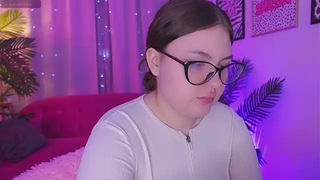 Snapshot of Mia__Peach chatting on 03.18.25 Mia Peach online show from 03.18.25