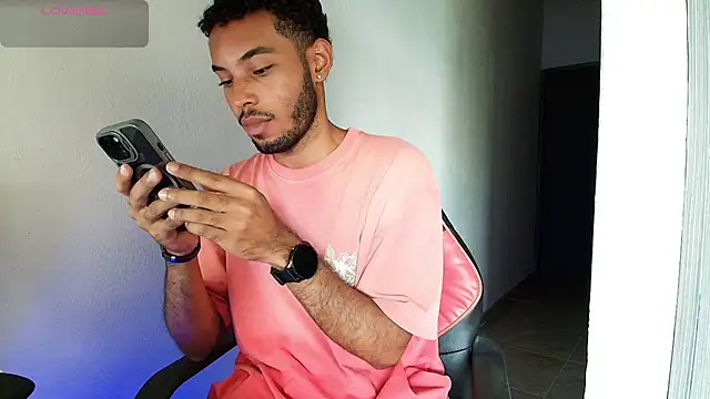 Snapshot of colinbrown chatting on 02.05.26 colinbrown online show from 02.05.26