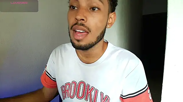 Snapshot of colinbrown chatting on 02.12.26 colinbrown online show from 02.12.26