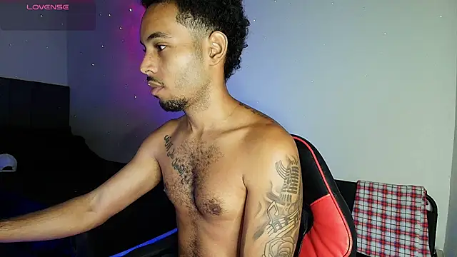 Snapshot of colinbrown chatting on 03.04.26 colinbrown online show from 03.04.26