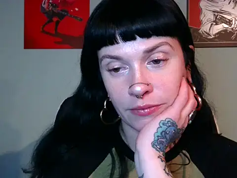 Snapshot of Marcelinegoddess chatting on 01.04.25 Marcelinegoddess online show from 01.04.25