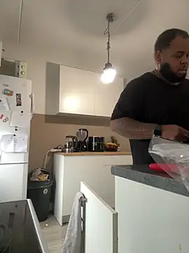 JhonnaFrrr online show from 12.18.24