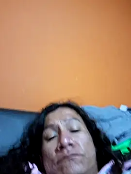 Snapshot of miicheele32 chatting on 11.26.25 miicheele32 online show from 11.26.25