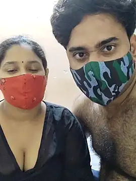 Snapshot of IND_COUPLE1 chatting on 12.10.24 IND COUPLE1 online show from 12.10.24