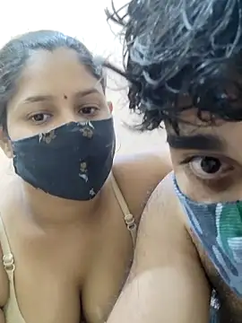 Snapshot of IND_COUPLE1 chatting on 01.04.25 IND COUPLE1 online show from 01.04.25