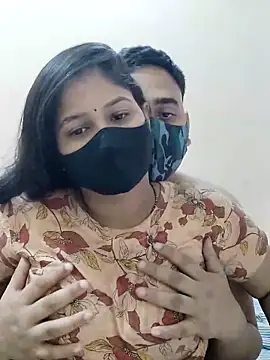 Snapshot of IND_COUPLE1 chatting on 01.24.25 IND COUPLE1 online show from 01.24.25