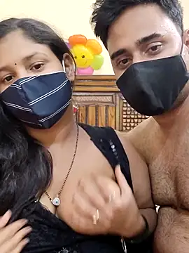 Snapshot of IND_COUPLE1 chatting on 02.09.25 IND COUPLE1 online show from 02.09.25