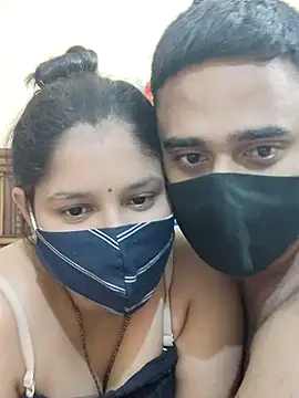 Snapshot of IND_COUPLE1 chatting on 02.23.25 IND COUPLE1 online show from 02.23.25