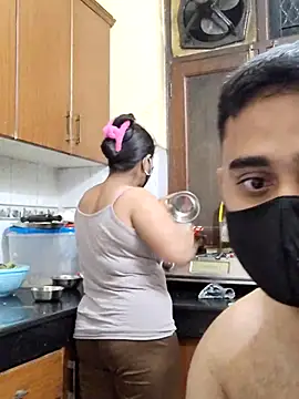 Snapshot of IND_COUPLE1 chatting on 02.26.25 IND COUPLE1 online show from 02.26.25