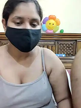 Snapshot of IND_COUPLE1 chatting on 03.01.25 IND COUPLE1 online show from 03.01.25