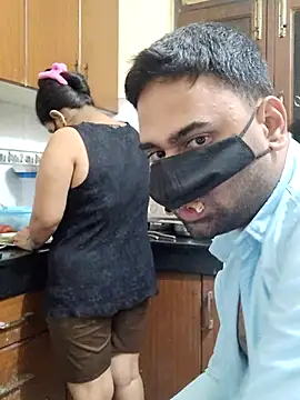 Snapshot of IND_COUPLE1 chatting on 03.04.25 IND COUPLE1 online show from 03.04.25