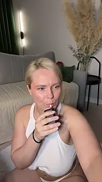 Charming Daphny online show from 05.16.26