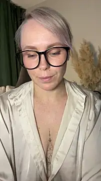 Charming Daphny online show from 05.21.26