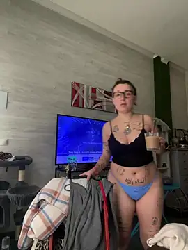 Snapshot of Hawitxui chatting on 02.15.26 Hawitxui online show from 02.15.26