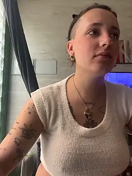 Snapshot of Hawitxui chatting on 02.22.26 Hawitxui online show from 02.22.26