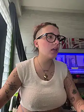 Snapshot of Hawitxui chatting on 02.23.26 Hawitxui online show from 02.23.26