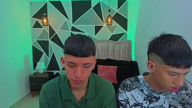 Snapshot of Juan_Nd_Steven chatting on 11.14.25 Juan Nd Steven online show from 11.14.25