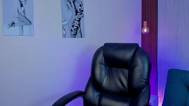 Snapshot of miah_connor chatting on 11.19.25 miah connor online show from 11.19.25