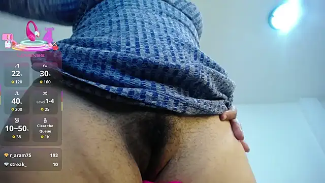 Snapshot of mirand_zackyx chatting on 10.15.25 mirand zackyx online show from 10.15.25