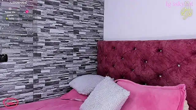 skyhotgirll online show from 10.24.25