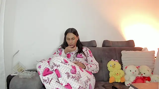  Isabelhaa online show from 10.19.25