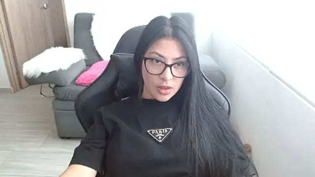 Snapshot of Charlotte_cute18 chatting on 05.15.26 Charlotte cute18 online show from 05.15.26