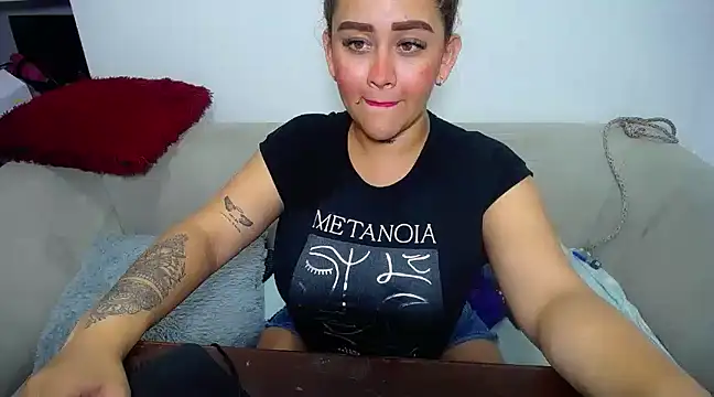 Snapshot of loly_bigbooty4u chatting on 12.29.24 loly bigbooty4u online show from 12.29.24