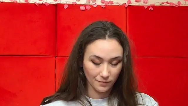 Snapshot of AliceMunro chatting on 02.06.25 AliceMunro online show from 02.06.25