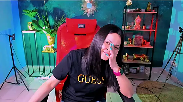 KarolinaRobinson online show from 02.15.25