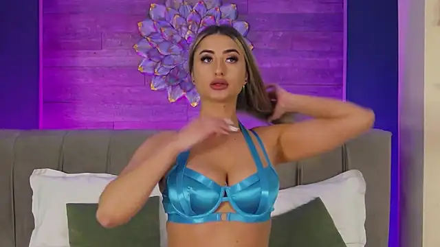 LoraDevine online show from 05.22.26