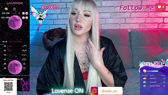 Snapshot of Eva_Evile chatting on 03.08.25 Eva Evile online show from 03.08.25