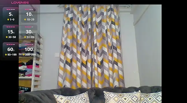 Petite 254 online show from 02.22.25