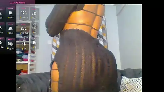 Petite 254 online show from 03.11.25